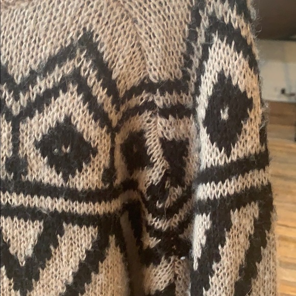 Cropped sweater - Picture 2 of 3